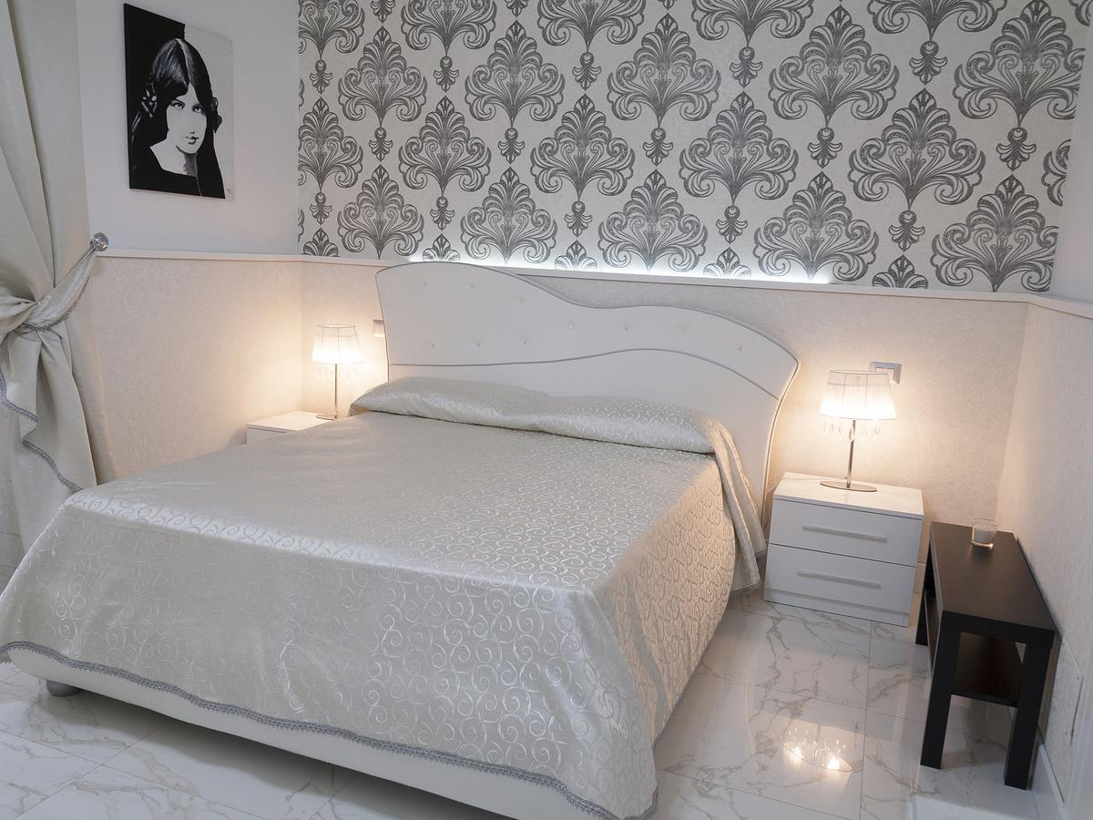 La Dimora Del Marchese Bed & Breakfast คาตาเนีย ภายนอก รูปภาพ