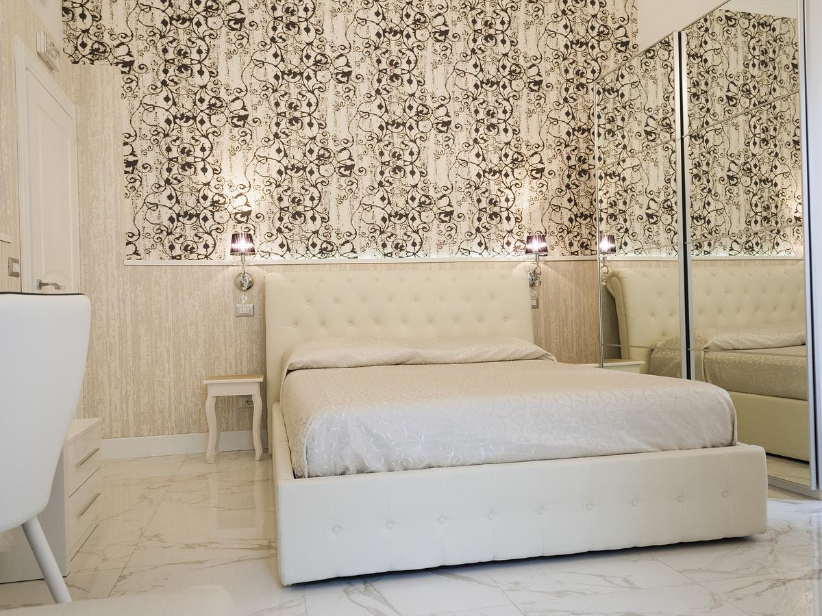 La Dimora Del Marchese Bed & Breakfast คาตาเนีย ภายนอก รูปภาพ