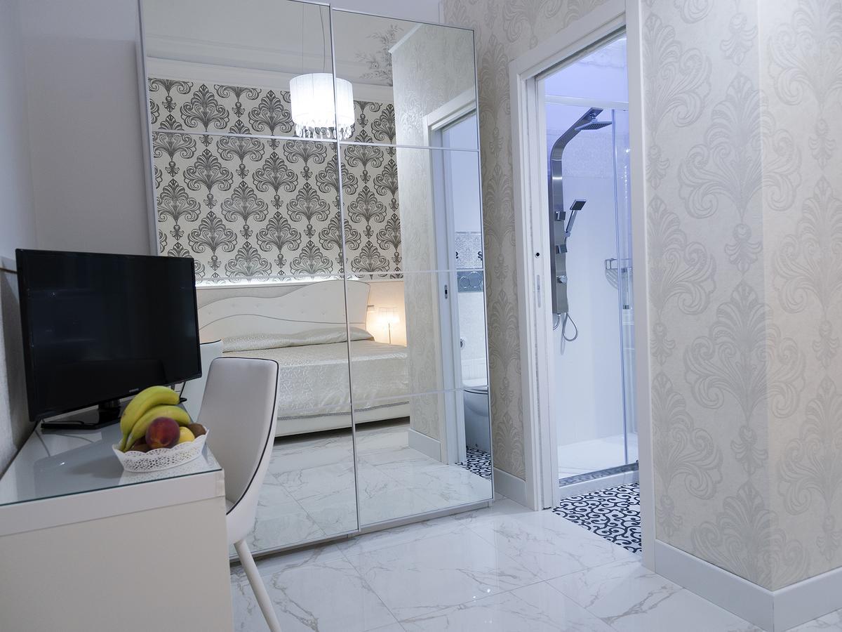 La Dimora Del Marchese Bed & Breakfast คาตาเนีย ภายนอก รูปภาพ
