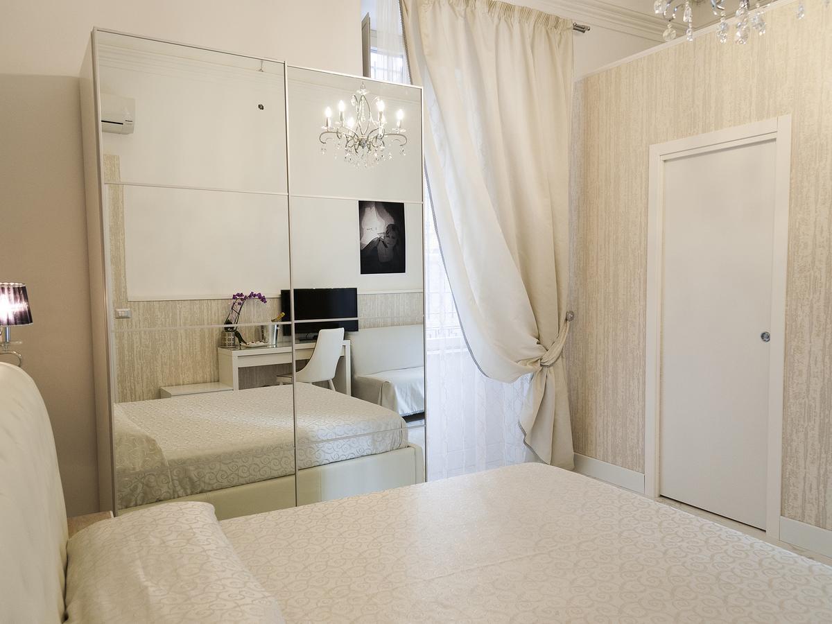 La Dimora Del Marchese Bed & Breakfast คาตาเนีย ภายนอก รูปภาพ