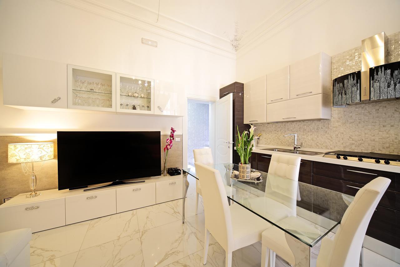 La Dimora Del Marchese Bed & Breakfast คาตาเนีย ภายนอก รูปภาพ