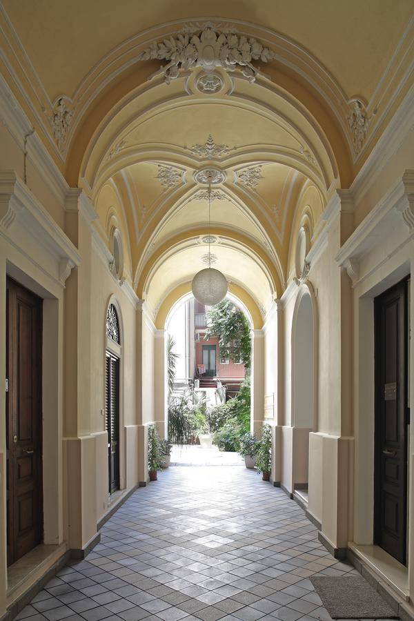 La Dimora Del Marchese Bed & Breakfast คาตาเนีย ภายนอก รูปภาพ